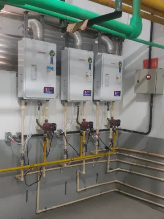Três aquecedores Lorenzetti em sistema de acumulação instalados pela Configás